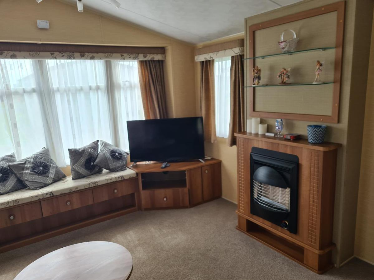 6 Berth The Wolds Apartment *